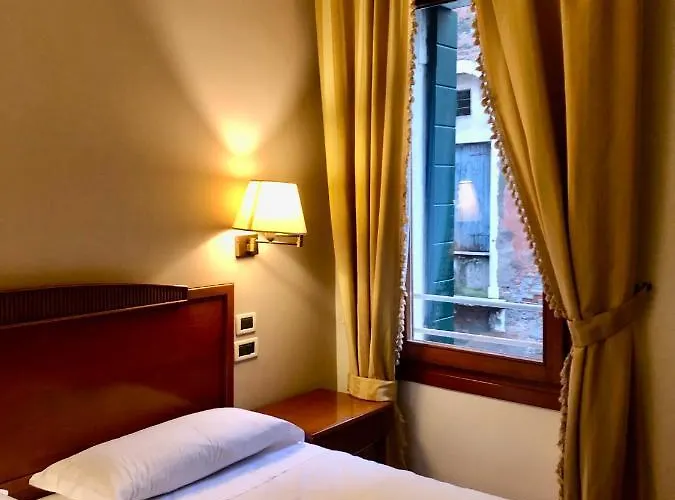 Del Ghetto 4* ונציה