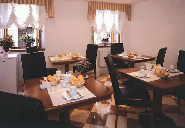 Del Ghetto בית הארחה 4*