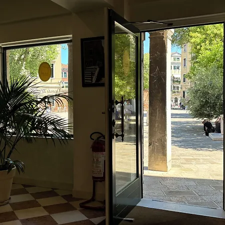 Pensionat Del Ghetto 4*